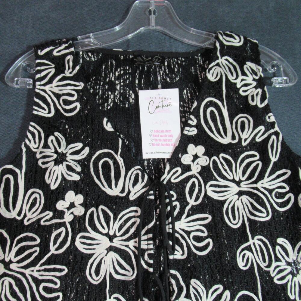 Milk & Honey Cardigan Vest Womens Medium Black Floral Crochet Cropped Boho NWT - Picture 2 of 9